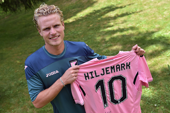 BAD KLEINKIRCHHEIM, AUSTRIA - JULY 14: Oscar Hiljemark poses during his presentation as new player of US Citta di Palermo after a Palermo training session on July 14, 2015 in Bad Kleinkirchheim, Austria. (Photo by Tullio M. Puglia/Getty Images)